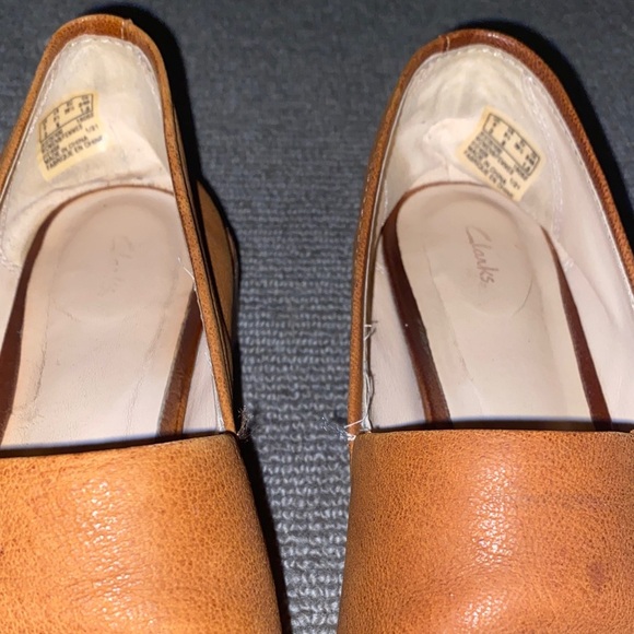 Clarks Women's Tan Leather Loafers - Picture 2 of 11